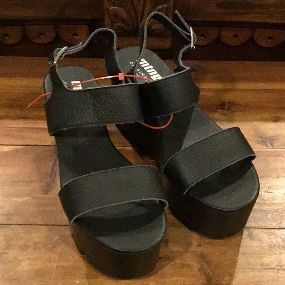 NWT MTNG Black Leather Wedges